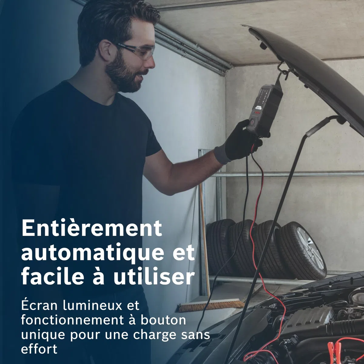 Chargeur de batterie Bosch C80-Li - 15 ampères avec fonction de charge lente - Pour batteries au plomb-acide 6 V/12 V, AGM, EFB, GEL, SLI et 12 V au lithium (LiFePO4), livré avec une prise de style