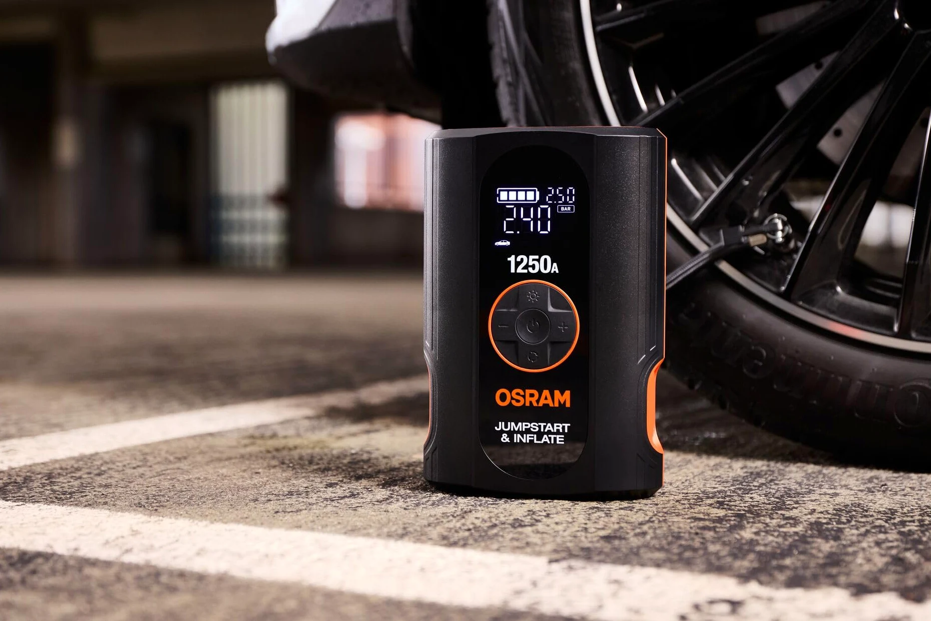 OSRAM BATTERYjumpstart 1250A, démarreur de batterie au lithium 12V, 1250A avec batterie externe et port USB, pour moteurs essence jusqu'à 6L et moteurs diesel jusqu'à 2,8L.