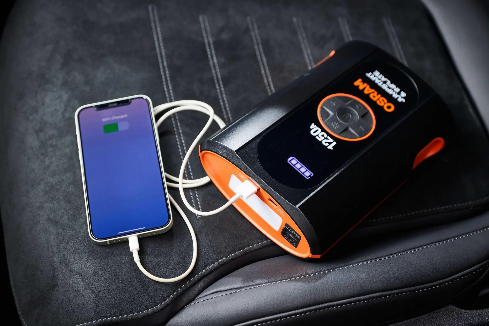 OSRAM BATTERYjumpstart 1250A, démarreur de batterie au lithium 12V, 1250A avec batterie externe et port USB, pour moteurs essence jusqu'à 6L et moteurs diesel jusqu'à 2,8L.